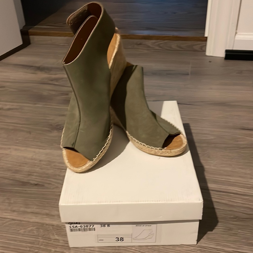 Nwt 275 Central Brand Wedge Size 8